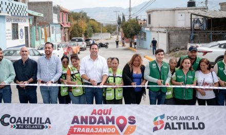 Javier Díaz entrega recarpeteo de la avenida del Rosal
