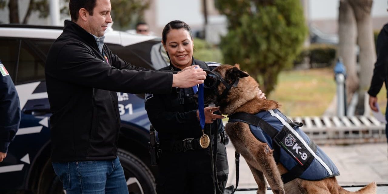 Javier Díaz encabeza ‘jubilación’ de dos elementos de la unidad canina