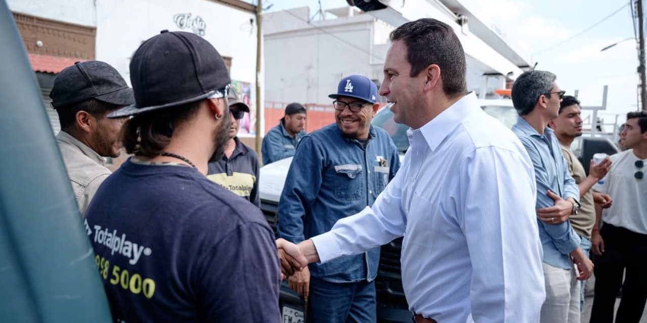 Retira Saltillo más de 13 mil metros de cables en desuso en Distrito Centro