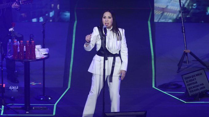 Video: ‘México tiene que despertar’: Ana Gabriel lamenta asesinato del alcalde de Uruapan en pleno concierto