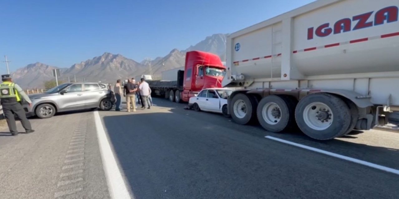 Se registra aparatoso accidente en la carretera Saltillo- Monterrey