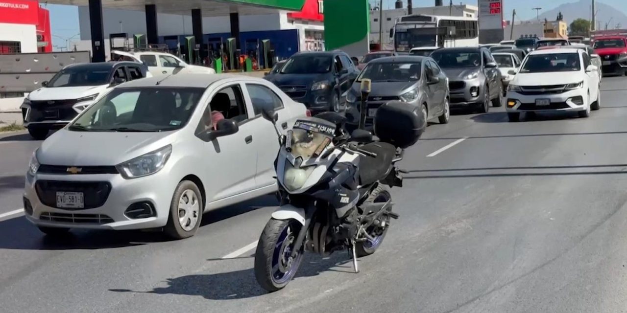 Choque provoca caos vial en el Paseo de la Reforma