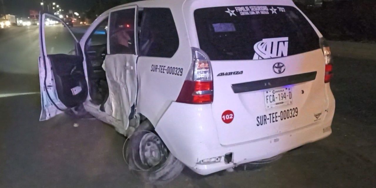 Conductor pierde control en una curva en Saltillo