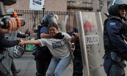 Detienen a ocho personas por destrozos en Palacio de Gobierno de Michoacán tras asesinato de Carlos Manzo