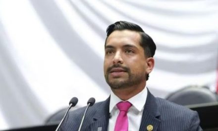 Diputado de MC desata el caos por hablar de Dios en San Lázaro