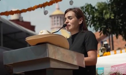 Continuará legado: Grecia Quiroz, viuda de Carlos Manzo, asume la presidencia de Uruapan