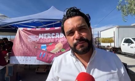 Invita Alberto Hurtado a colaborar en ediciones del mercadito sobre ruedas en Saltillo
