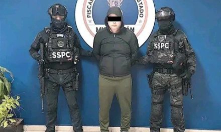 Fallas técnicas y nuevas defensas frenan audiencia por homicidio de Manzo en Uruapan