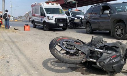 Motociclista resulta lesionado tras ser arrollado en Ramos Arizpe