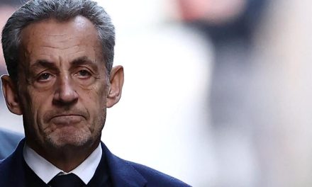 Nicolas Sarkozy abandona la prisión en Francia