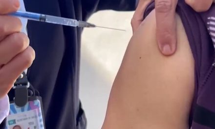 Refuerza IMSS Coahuila vacunación contra neumonía e influenza
