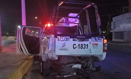 Saltillo: Conductora tiene su peor borrachera… se lleva patrulla de encuentro y termina detenida