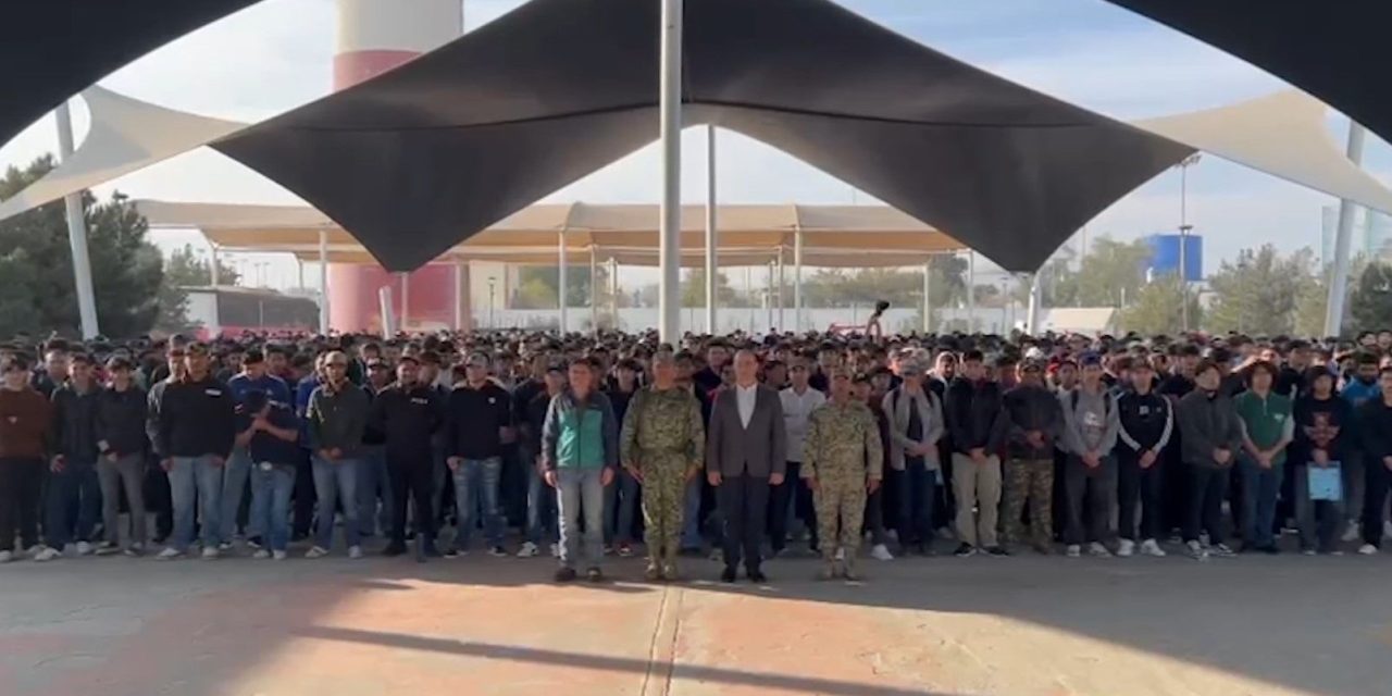 Solo seleccionaron a 31 jóvenes con bola negra  en Saltillo