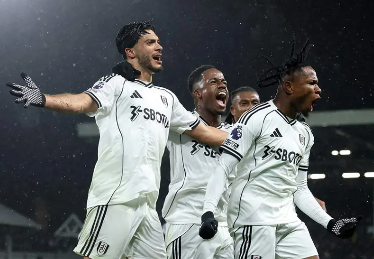 Raúl Jiménez lidera el triunfo del Fulham sobre Sunderland