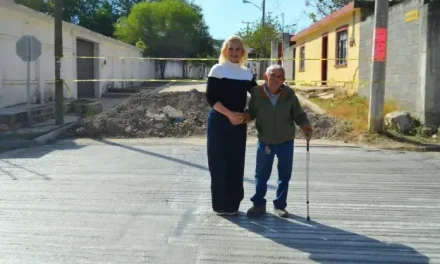 Supervisan colocación de concreto hidráulico en Múzquiz