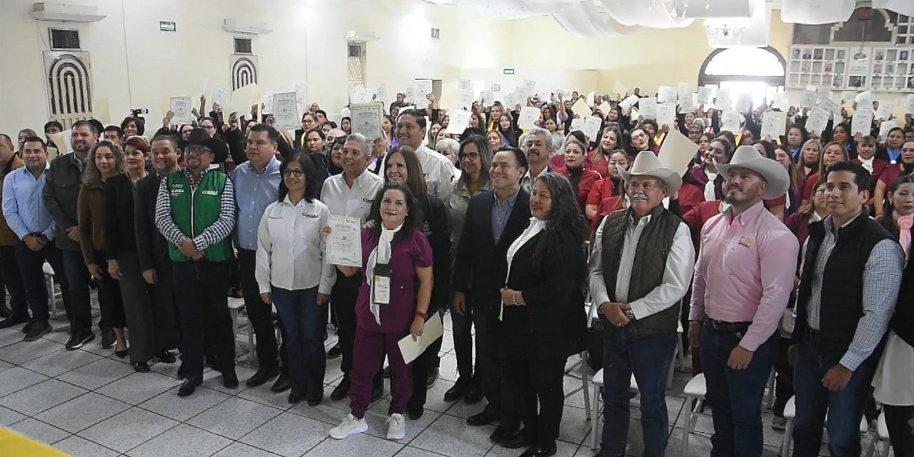 220 emprendedoras de Frontera reciben diploma del Icatec