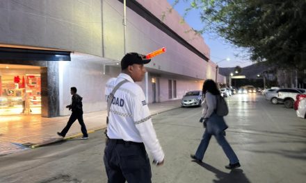 Fortalecen operativo de tránsito en zonas comerciales de Torreón