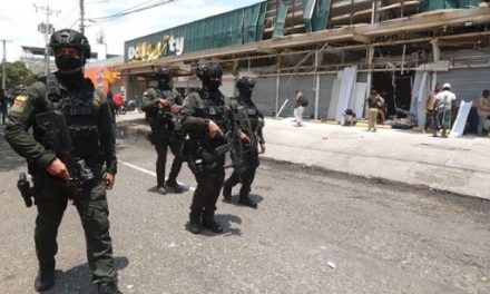 Doble atentado con explosivos sacude a Cali; dos policías muertos en ataque a patrulla