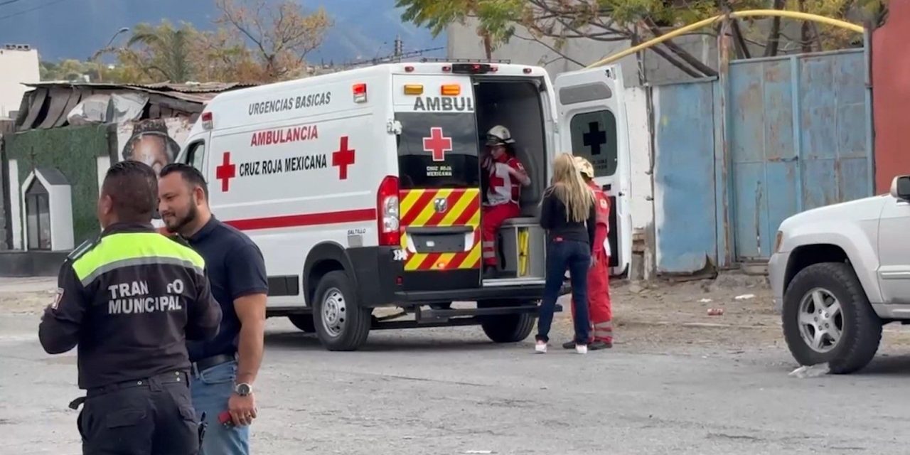 Conductor no respeta el alto y provoca choque en la colonia Chamizal