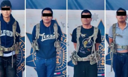Detienen en Nuevo León a cuatro hombres que repartían juguetes con insignias criminales