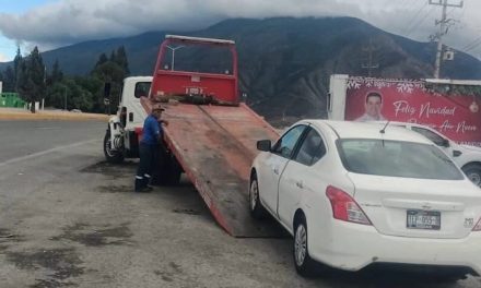Detienen en Arteaga a conductor con un vehículo con reporte de robo