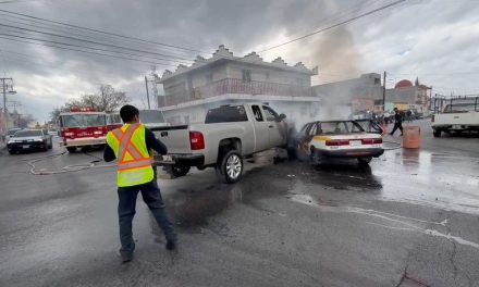 Saltillo: Se registra choque con incendio en la Bellavista