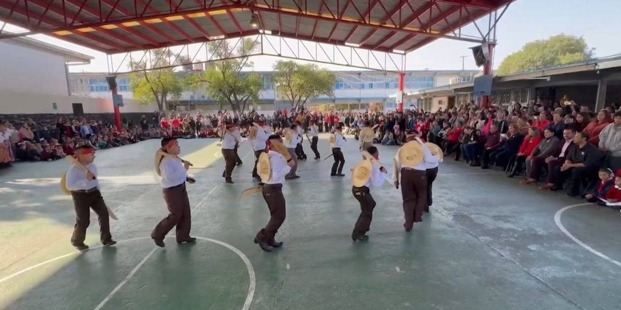 La escuela Anexa a la Normal realizó un importante evento cívico