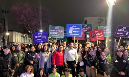 Llevan jóvenes y Comisaría mensajes de concientización vial a la población