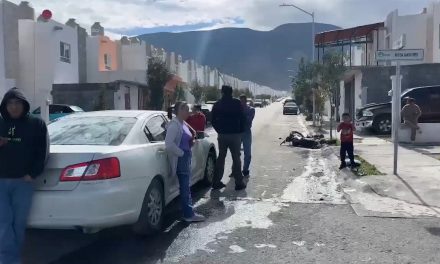 Motociclista resulta lesionado tras ser embestido en Prados de San José