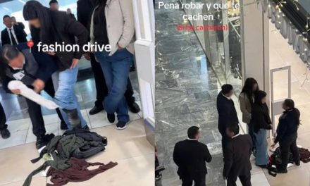 Detienen a dos mujeres por ocultar 21 prendas bajo sus pantalones en tienda de Fashion Drive en San Pedro