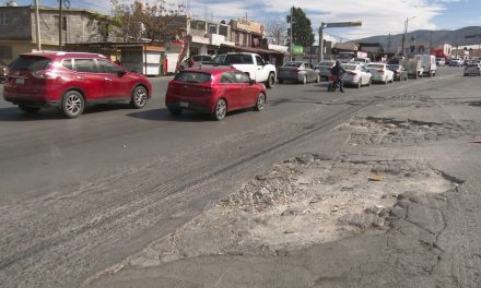Saltillo: Piden reparación de banqueta en Otilio