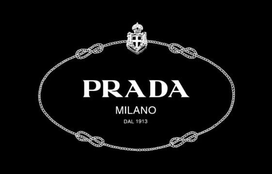Prada concluye la compra de Versace por 1,375 millones de dólares