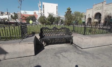 Refuerza Gobierno Municipal limpieza de banquetas en la Plaza Manuel Acuña