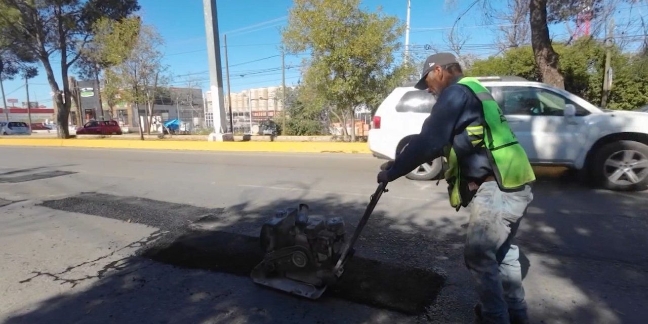 Refuerza el municipio bacheo en el bulevar Jesús Valdés Sánchez