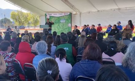 Rehabilitan campo de sóftbol en Saltillo