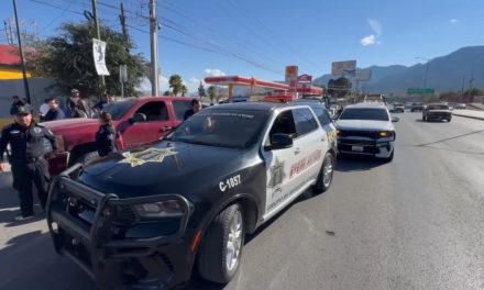 Saltillo: Riña familiar termina en persecución y choque en el periférico LEA