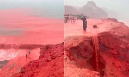 Lluvias tiñen de rojo la costa de la isla de Ormuz en Irán
