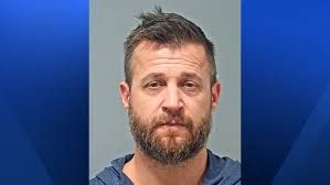 Detienen a Tony McCollister, exestrella de reality show, por abuso infantil y crueldad animal