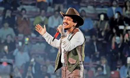 Christian Nodal adelanta su concierto en la Plaza de Toros “La México”