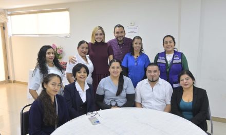 Carlos Villarreal reconoce labor de enfermeras y enfermeros de Monclova