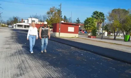 Continúan labores de pavimentación en la Plaza Fundadores del municipio de Múzquiz