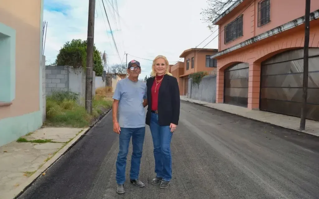 Entregan obras de pavimentación en Múzquiz