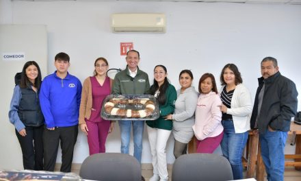 Celebra alcalde a personal de enfermería