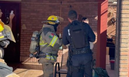 Trabajador sufre graves quemaduras luego de recibir un flamazo mientras abastecía un tanque al sur de Saltillo
