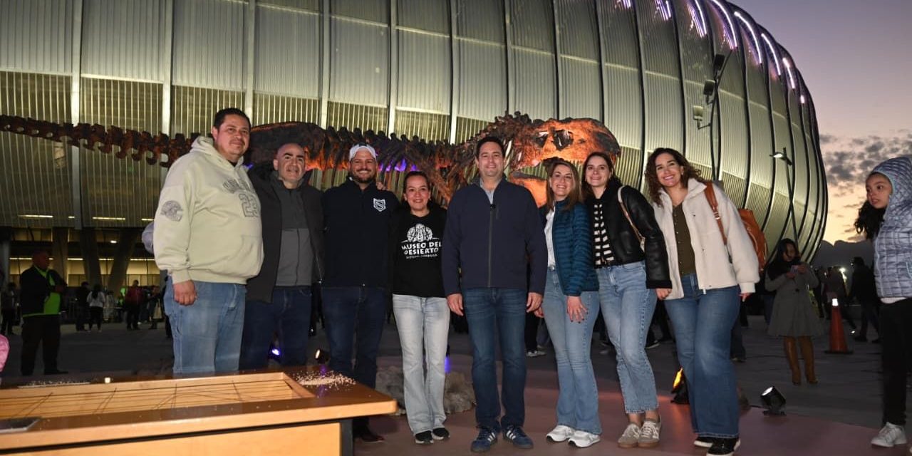 Miles disfrutan stand de Saltillo en el Juego de Leyendas, en Estadio BBVA