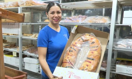 Alta demanda de roscas de Reyes en Saltillo