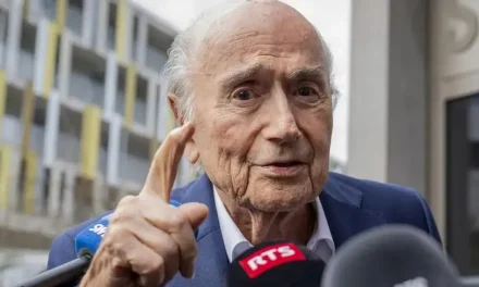Blatter cuestiona formato y organización del Mundial 2026
