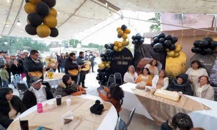 Celebra Don Gonzalo 100 años