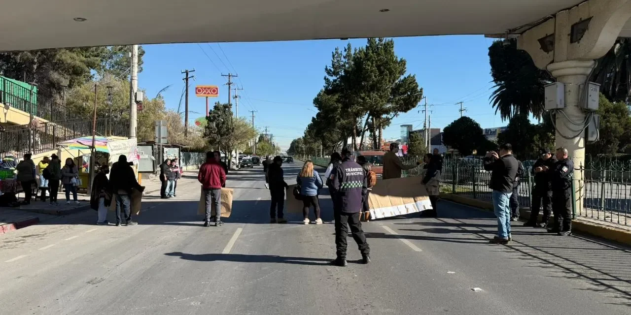 Saltillo: Pacientes del IMSS cierran V. Carranza