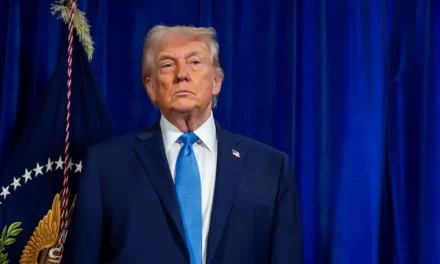 Trump analiza opción militar para tomar Groenlandia